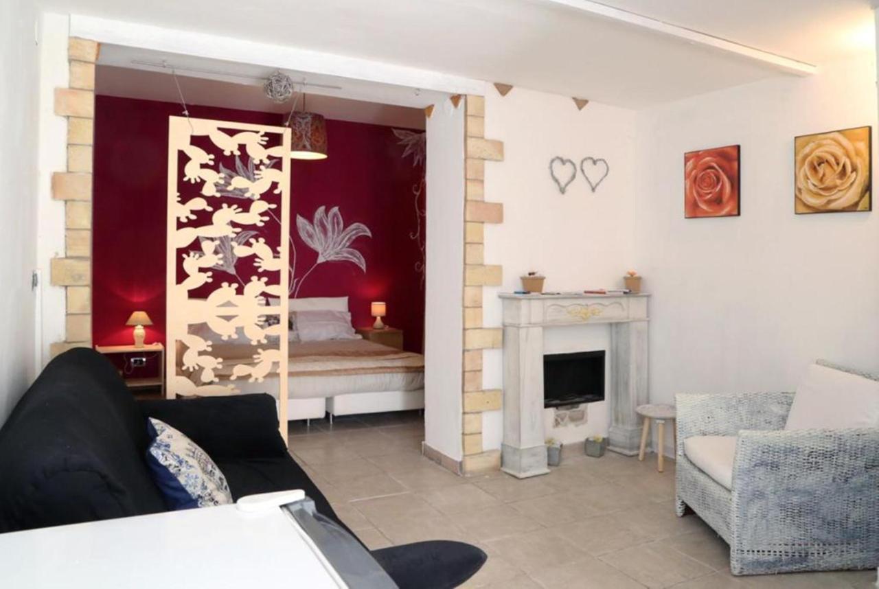 La Scalinata Home Apartment 卡尔塔吉罗 外观 照片